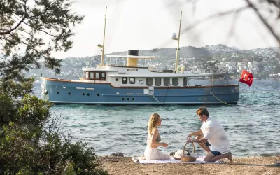 Yacht Rental in Istanbul for Private Cruises, Events and Sunset Trips