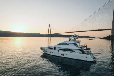 Dream Yacht Mega