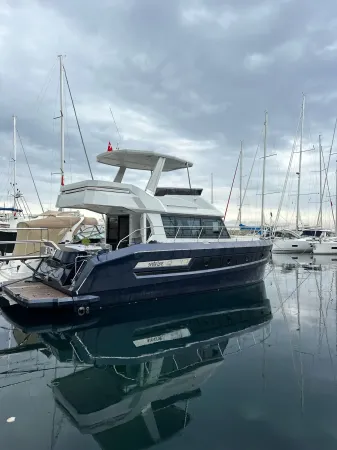 Yacht-32