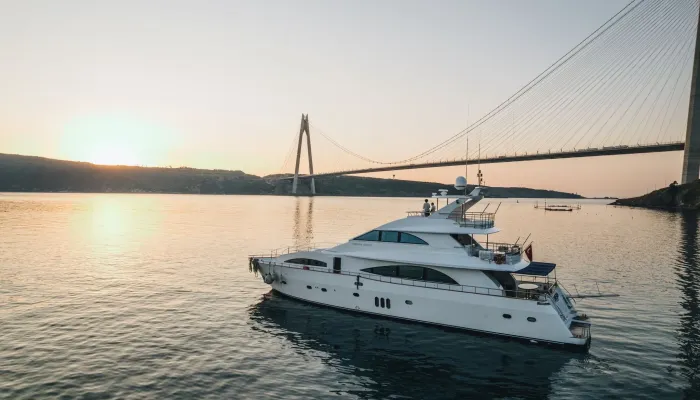 Dream Yacht Mega
