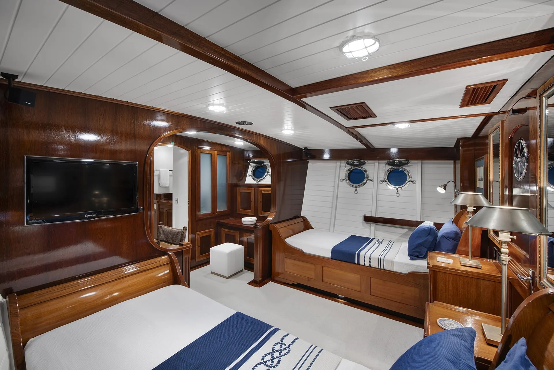 Luxury Yacht Istanbul: Private Cruise Guide